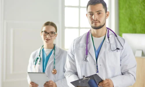 Врачи в клинике
